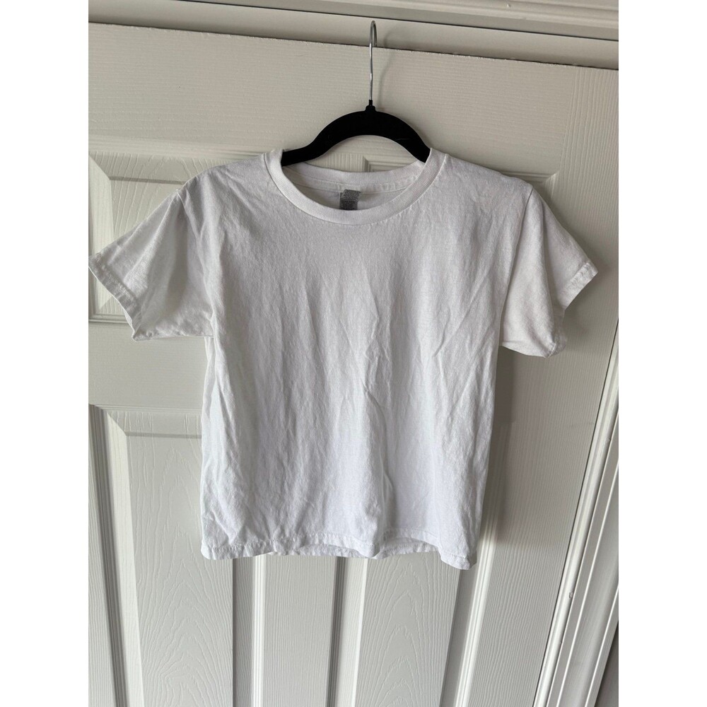 white tee